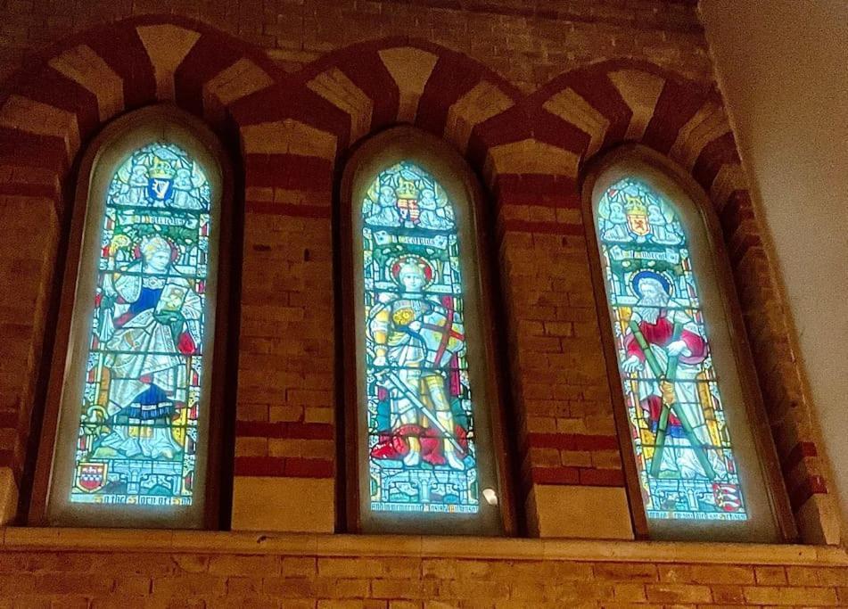 Magical Church Conversion In Watford Екстериор снимка